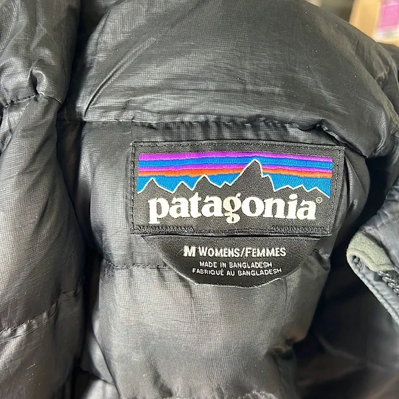 PATAGONIA HOODED PUFFER (WOMENS)
